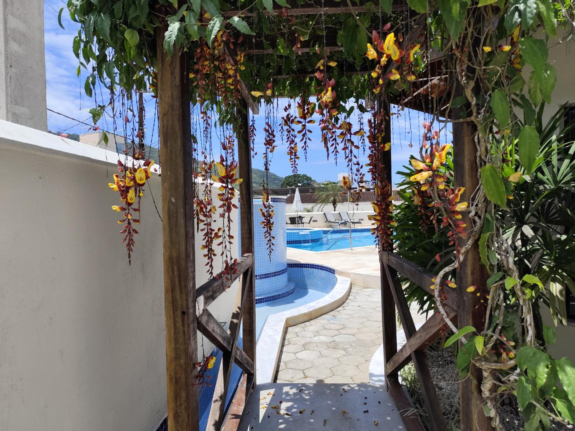 Apto Com Ar-Cond E Piscina A 100 M Praia Da Enseada Ubatuba Εξωτερικό φωτογραφία